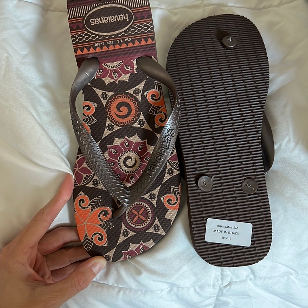 Havaianas 37-38 never worn flip flop sandals!